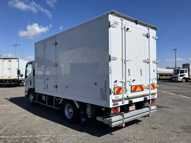 いすゞエルフ冷凍車（冷蔵車）小型（2t・3t）[写真04]
