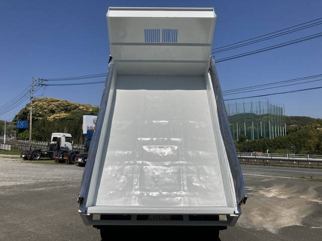 いすゞフォワードダンプ中型（4t）[写真12]