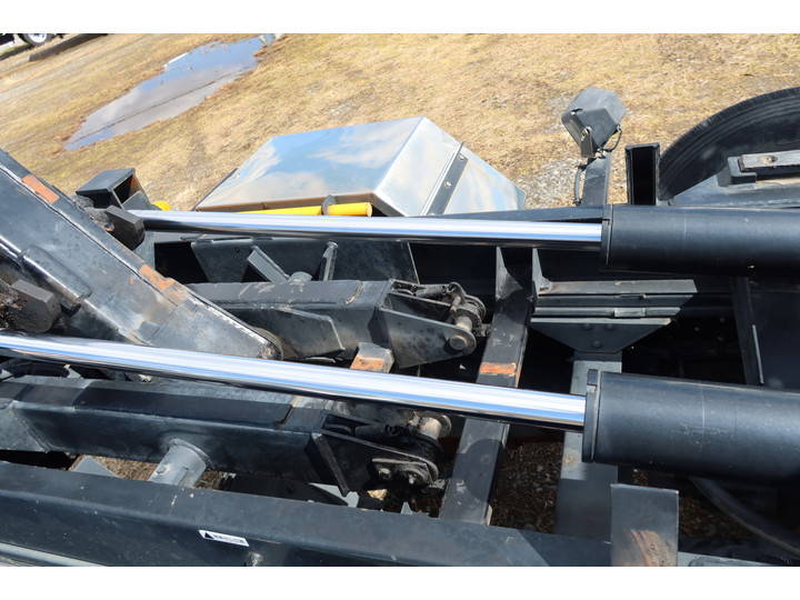 いすゞエルフコンテナ専用車小型（2t・3t）[写真13]