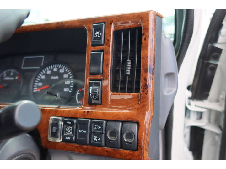 いすゞエルフコンテナ専用車小型（2t・3t）[写真24]