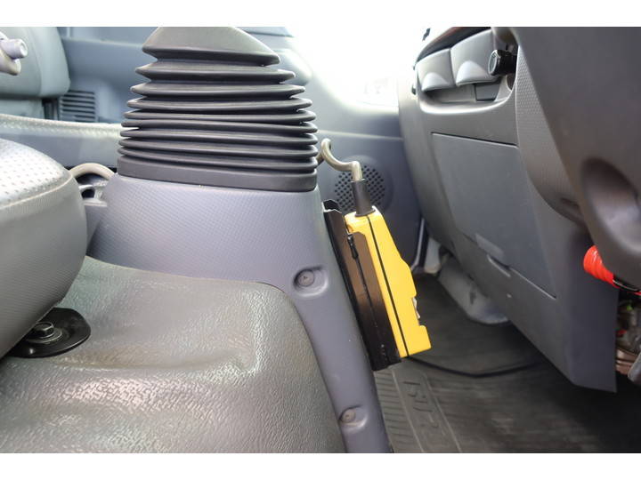 いすゞエルフコンテナ専用車小型（2t・3t）[写真33]