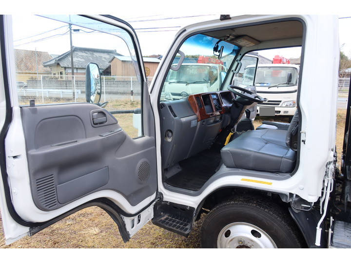 いすゞエルフコンテナ専用車小型（2t・3t）[写真34]