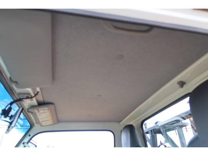 いすゞエルフコンテナ専用車小型（2t・3t）[写真36]