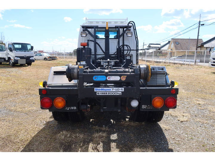 いすゞエルフコンテナ専用車小型（2t・3t）[写真06]