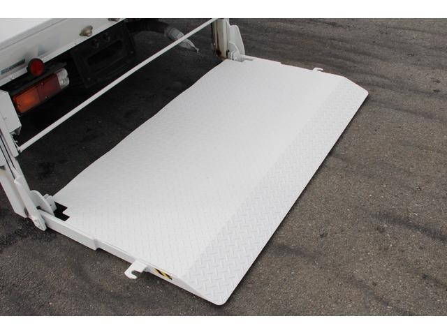 トヨタトヨエース平ボディ小型（2t・3t）[写真11]