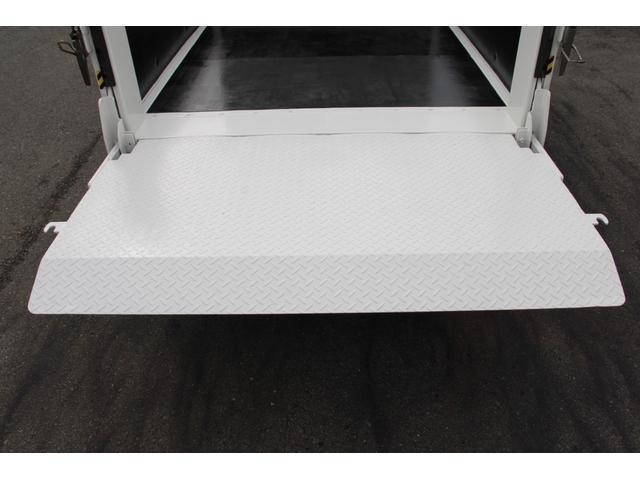 トヨタトヨエース平ボディ小型（2t・3t）[写真12]