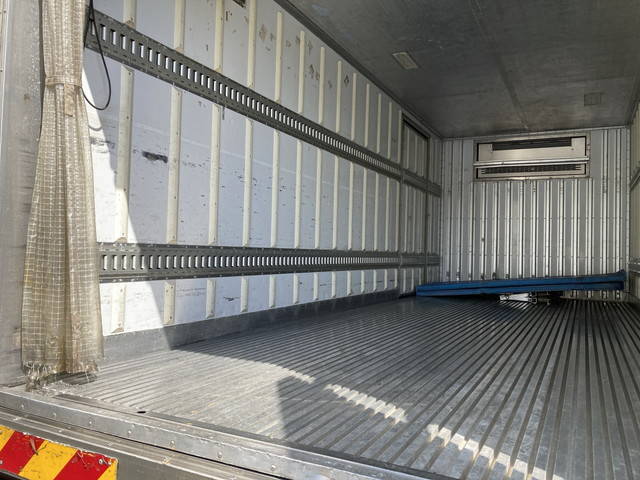 日野レンジャー冷凍車（冷蔵車）中型（4t）[写真13]