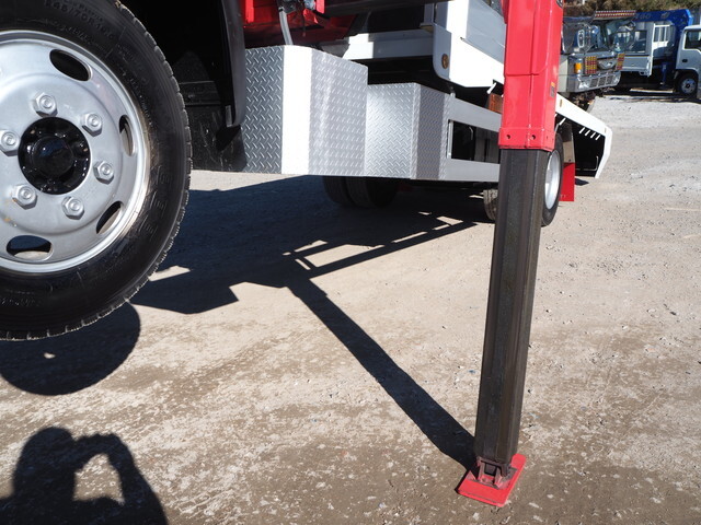 日野レンジャーセルフクレーン4段増トン（6t・8t）[写真11]