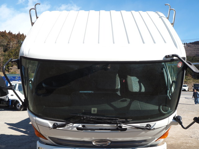 日野レンジャーセルフクレーン4段増トン（6t・8t）[写真18]