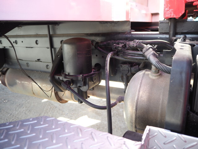 日野レンジャーセルフクレーン4段増トン（6t・8t）[写真21]