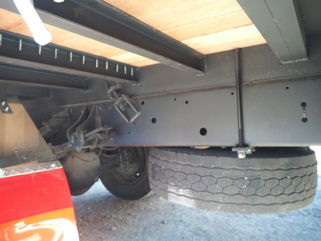 日野レンジャーセルフクレーン4段増トン（6t・8t）[写真24]