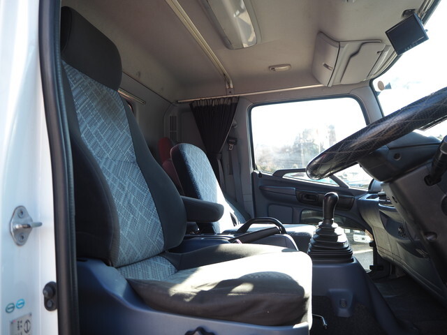 日野レンジャーセルフクレーン4段増トン（6t・8t）[写真32]