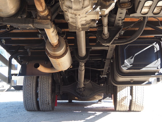 日野レンジャーセルフクレーン4段増トン（6t・8t）[写真09]