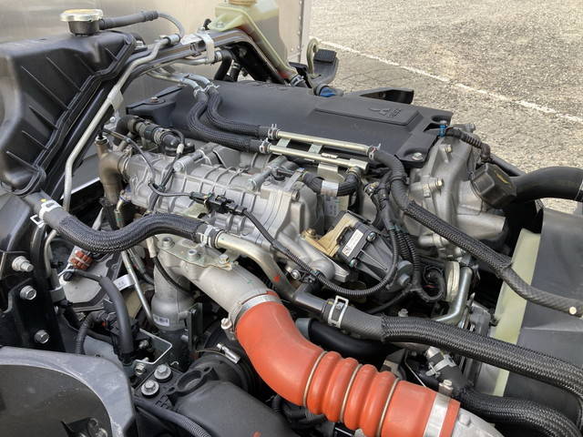 三菱ふそうキャンターアルミバン小型（2t・3t）[写真22]