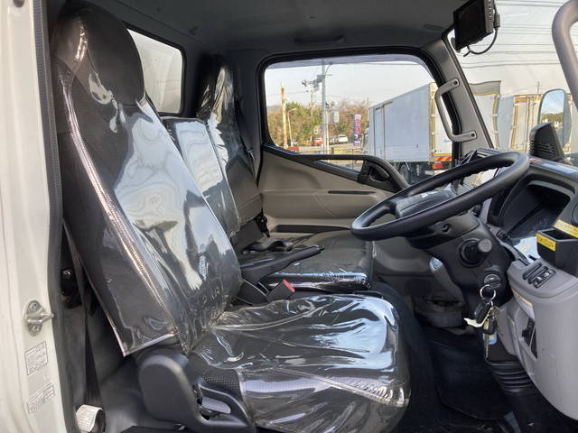 三菱ふそうキャンターアルミバン小型（2t・3t）[写真25]