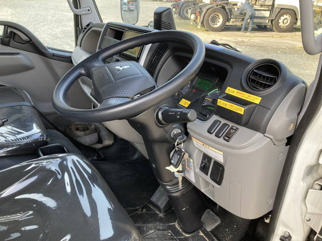 三菱ふそうキャンターアルミバン小型（2t・3t）[写真26]