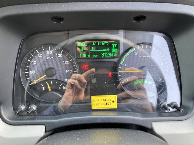 三菱ふそうキャンターアルミバン小型（2t・3t）[写真32]