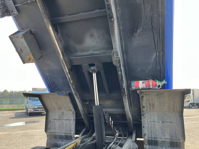 日野レンジャーパッカー車（塵芥車）増トン（6t・8t）[写真20]