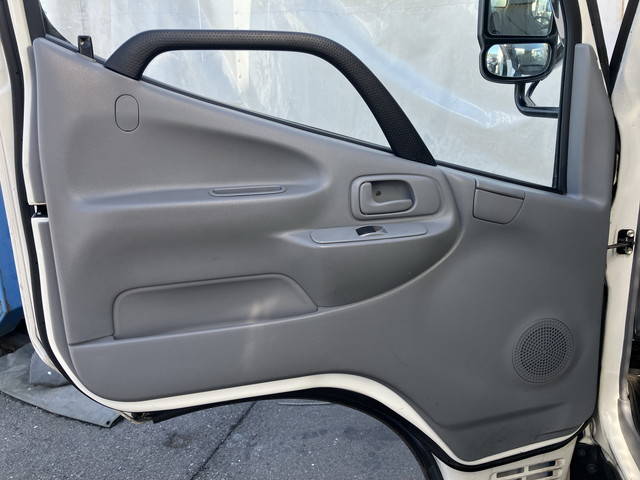 日野デュトロパネルバン小型（2t・3t）[写真27]