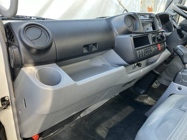 日野デュトロパネルバン小型（2t・3t）[写真31]