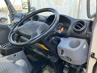 日野デュトロパネルバン小型（2t・3t）[写真32]