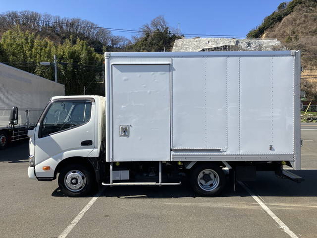 日野デュトロパネルバン小型（2t・3t）[写真05]