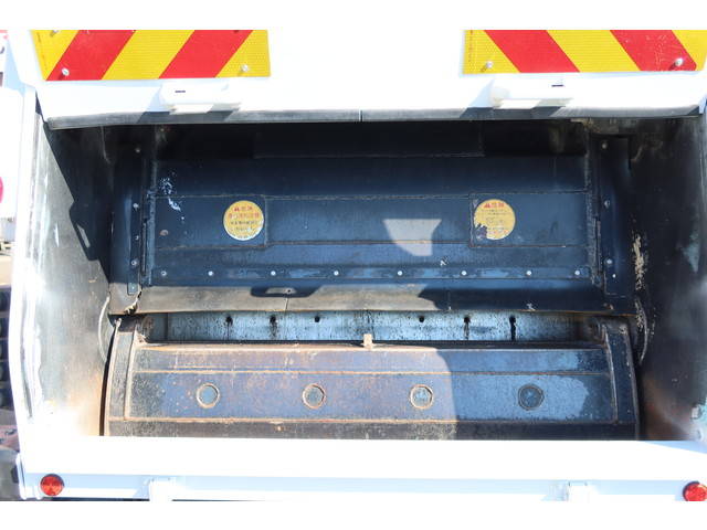 いすゞエルフパッカー車（塵芥車）小型（2t・3t）[写真12]