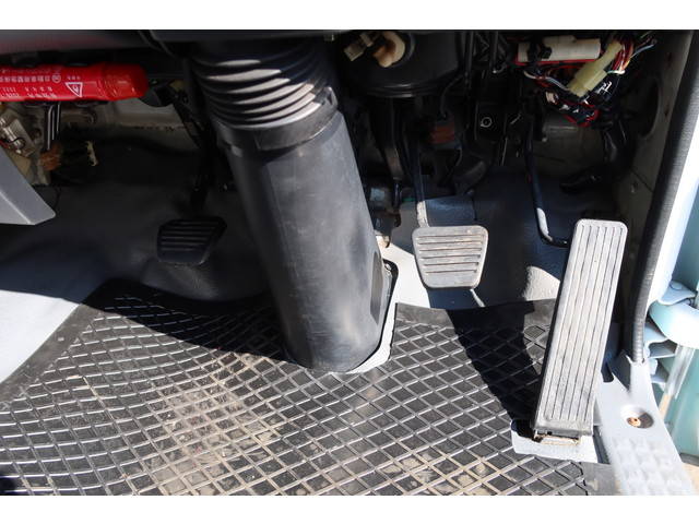 いすゞエルフパッカー車（塵芥車）小型（2t・3t）[写真28]