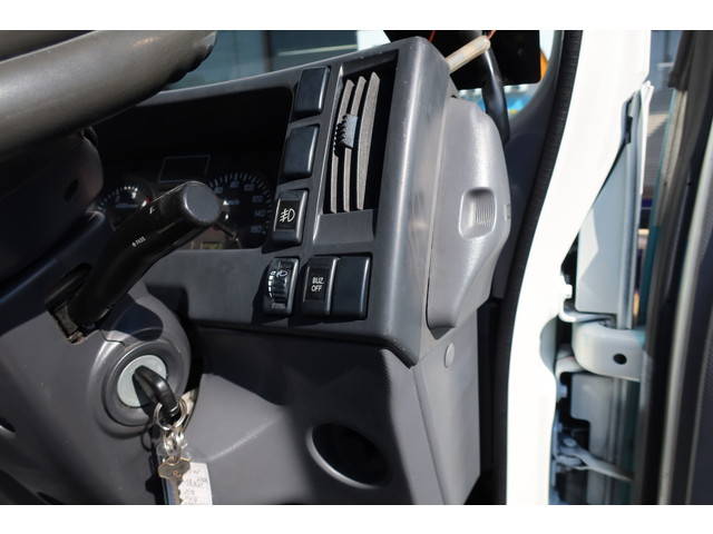 いすゞエルフパッカー車（塵芥車）小型（2t・3t）[写真29]