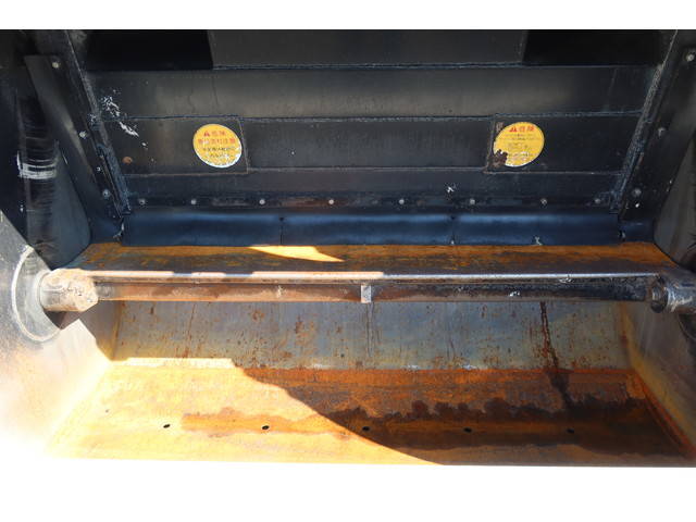 いすゞエルフパッカー車（塵芥車）小型（2t・3t）[写真09]