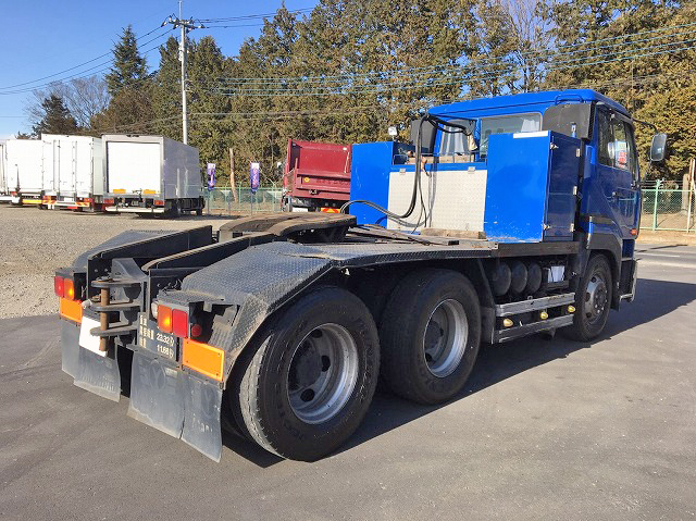 UDトラックスビッグサムトレーラーヘッド（トラクターヘッド）大型（10t）[写真02]