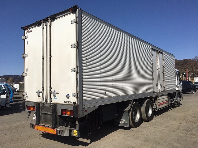 いすゞギガ冷凍車（冷蔵車）大型（10t）[写真02]