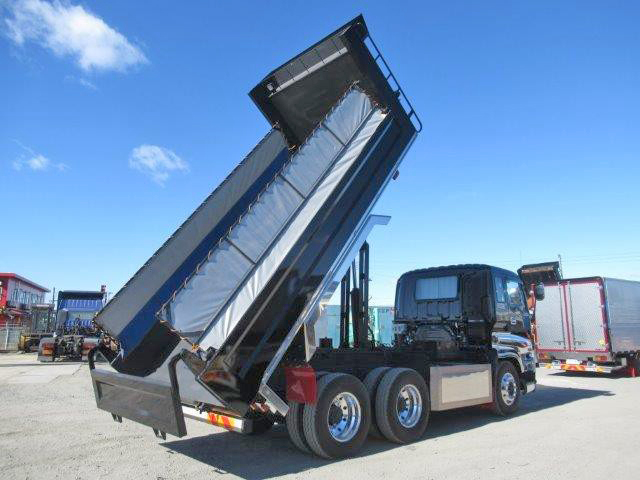 いすゞギガダンプ大型（10t）[写真02]