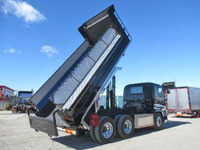 いすゞギガダンプ大型（10t）[写真02]