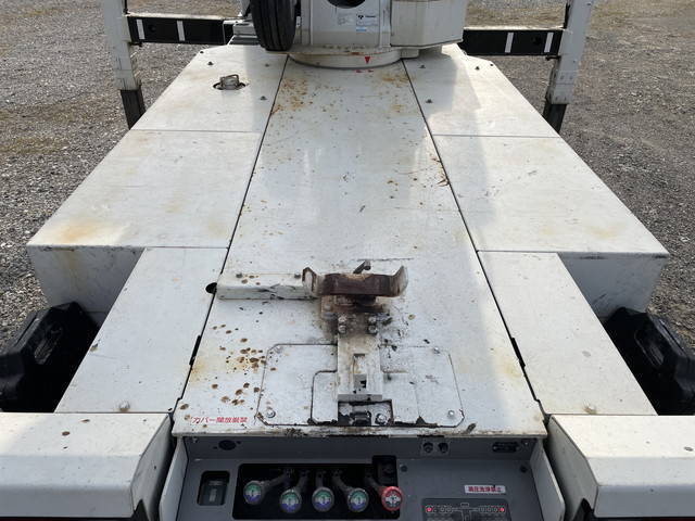 いすゞエルフ高所作業車小型（2t・3t）[写真11]