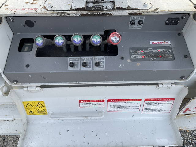 いすゞエルフ高所作業車小型（2t・3t）[写真19]