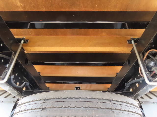 三菱ふそうキャンターセルフクレーン4段小型（2t・3t）[写真11]