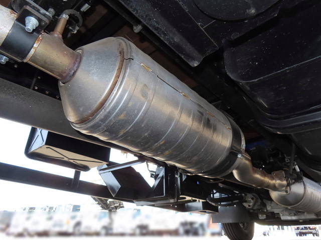 三菱ふそうキャンターセルフクレーン4段小型（2t・3t）[写真12]