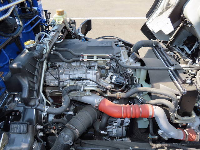 三菱ふそうキャンターセルフクレーン4段小型（2t・3t）[写真15]