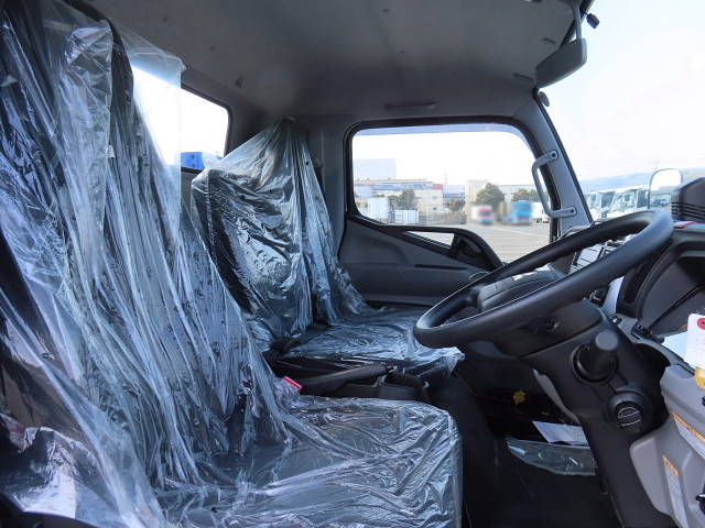 三菱ふそうキャンターセルフクレーン4段小型（2t・3t）[写真16]