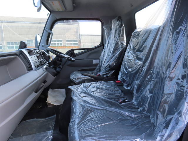 三菱ふそうキャンターセルフクレーン4段小型（2t・3t）[写真17]