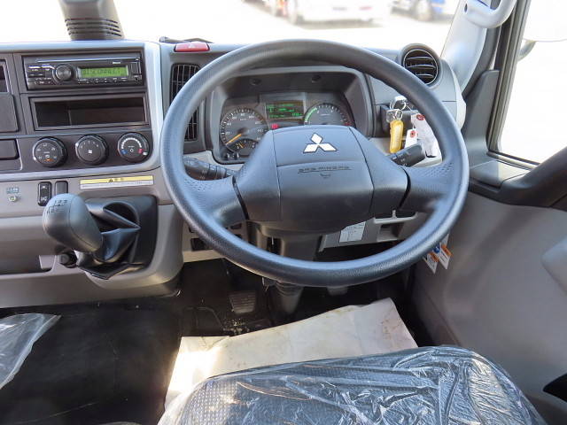 三菱ふそうキャンターセルフクレーン4段小型（2t・3t）[写真18]