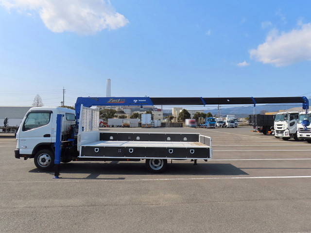 三菱ふそうキャンターセルフクレーン4段小型（2t・3t）[写真23]