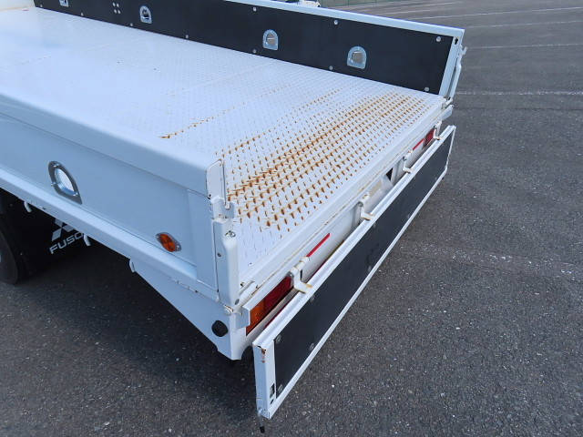 三菱ふそうキャンターセルフクレーン4段小型（2t・3t）[写真27]