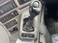 UDトラックスクオンアルミブロック大型（10t）[写真28]