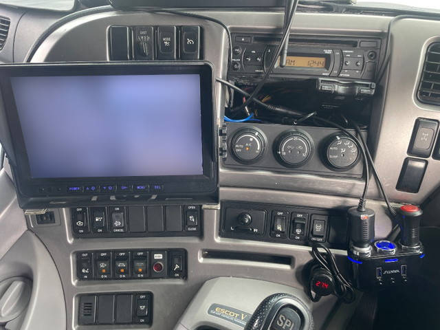 UDトラックスクオンアルミブロック大型（10t）[写真29]