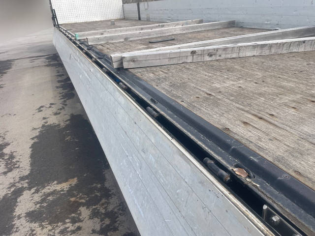 UDトラックスクオンアルミブロック大型（10t）[写真08]