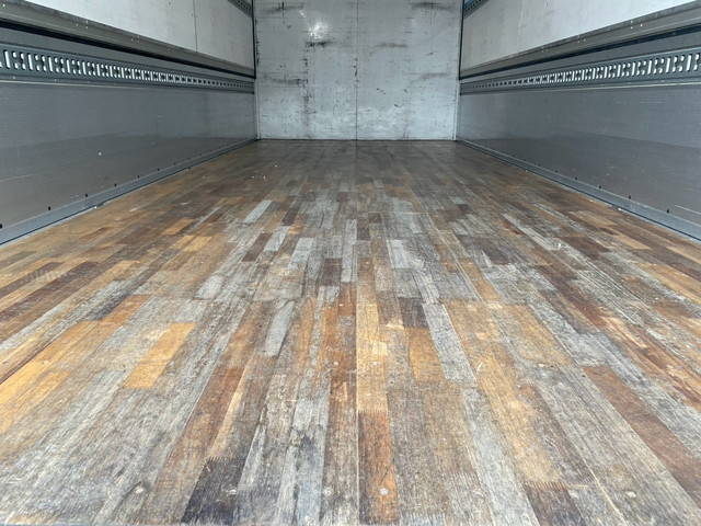 日野レンジャーアルミウイング中型（4t）[写真10]