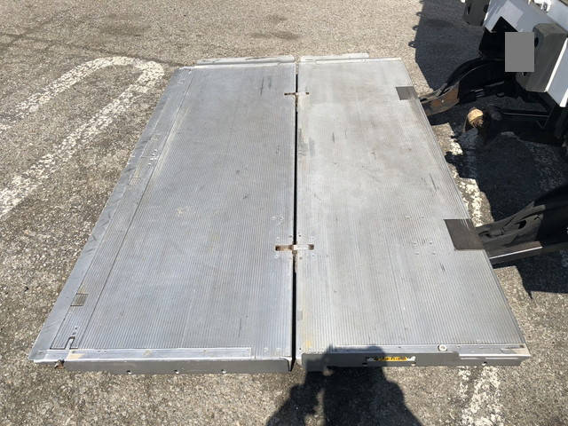 日野レンジャーアルミウイング中型（4t）[写真17]