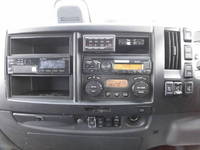 UDトラックスコンドル平ボディ中型（4t）[写真12]